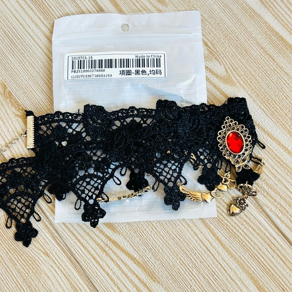 Black Lace choker collar necklace, Gothic Victorian - Picture 7 of 7